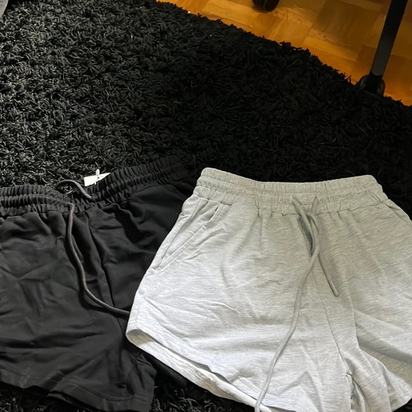 black and grey sweat shorts - Picture 1 of 4